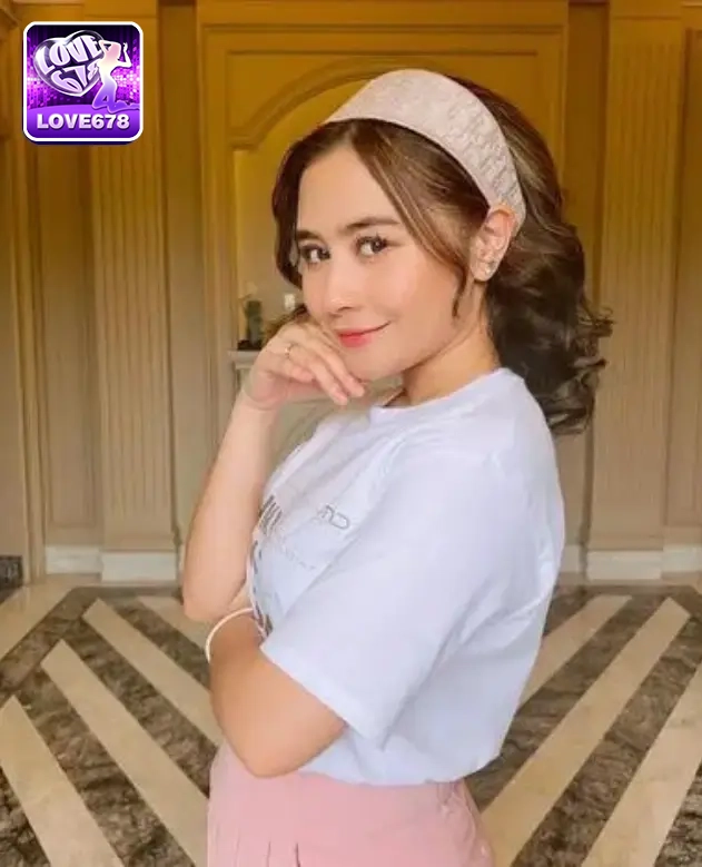 Prilly Latuconsina-agen889