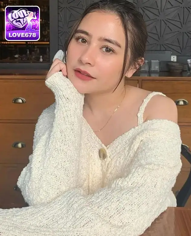 Prilly Latuconsina-agen889