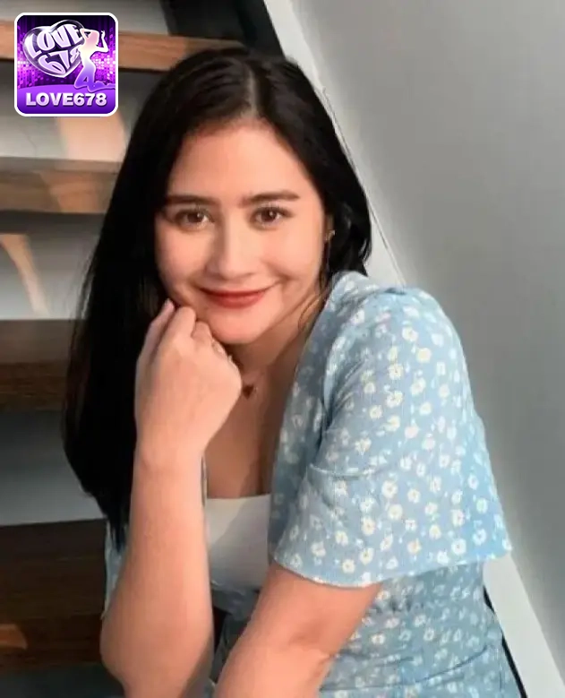 Prilly Latuconsina-agen889